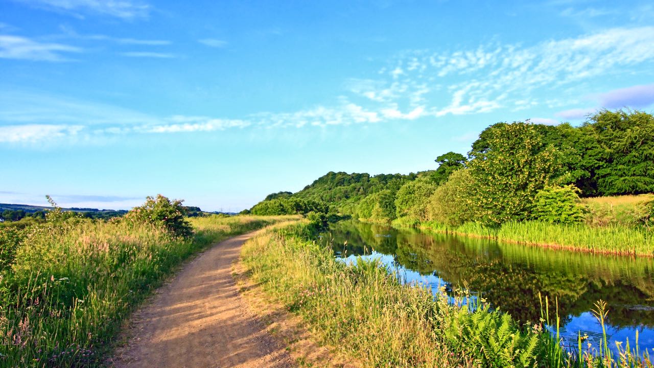 Forth and Clyde - Union Canal Towpath image 2